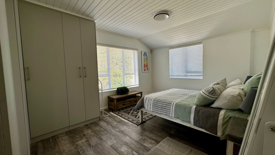 5 Bedroom Property for Sale in Rooi Els Western Cape